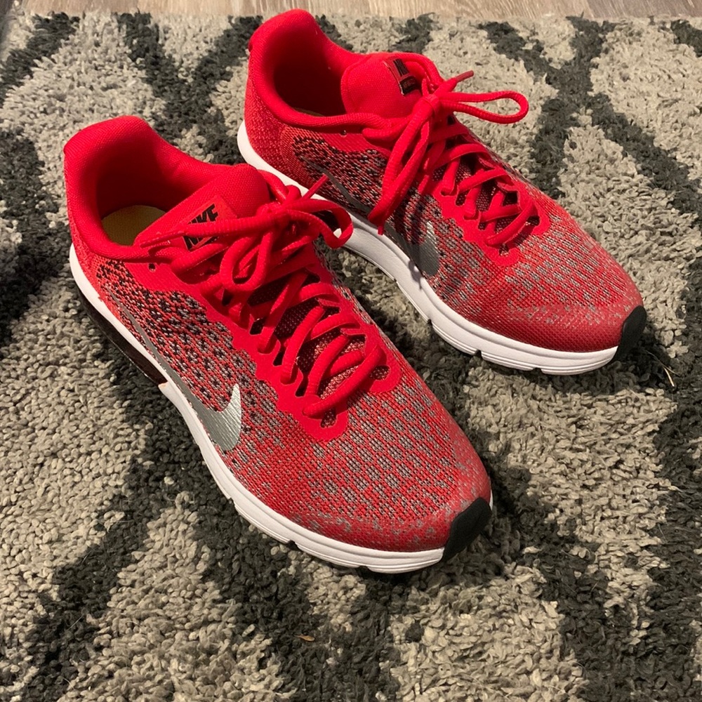 Nike sneakers size 6y